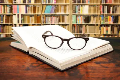 ID-100305237 books